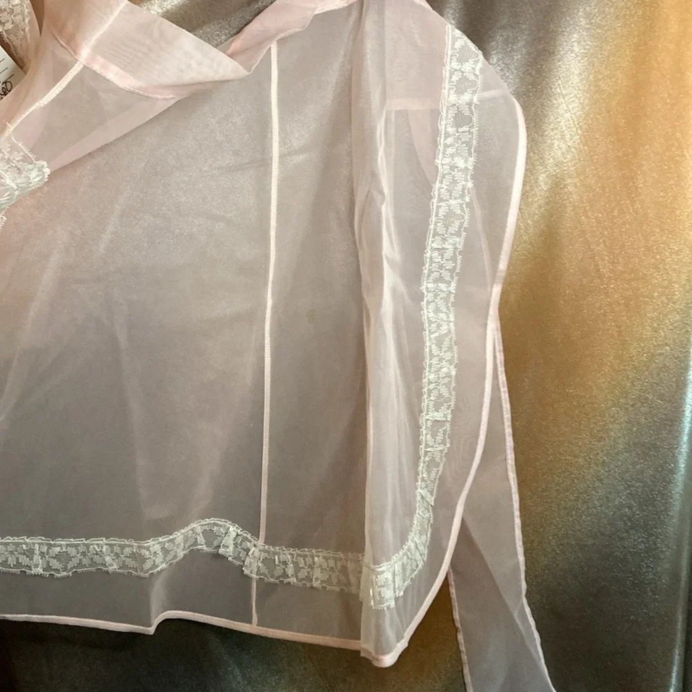 Vintage 50’s sheet pink apron with cream‎ lace. Circle sheet pocket. 410